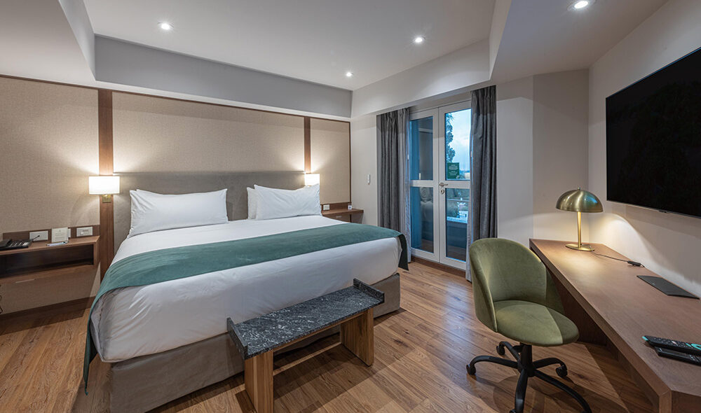Suite-300-2025-01
